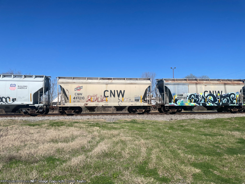 CNW 437210